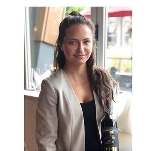 Meet your Posher, Noelle